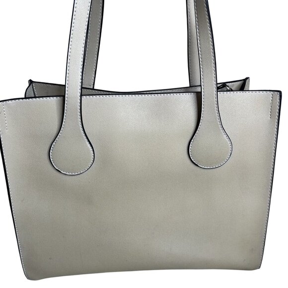 Miriade Cream Leather Tote Bag With Tassel Detail & Gold Hardware - Picture 3 of 6